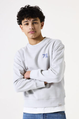 g53660-4528-onmodel-front-2000-0fbd4b64 Jersey gris claro