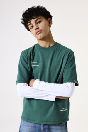 camiseta con estampado verde