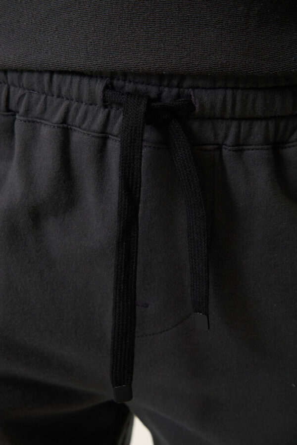 o263725-2884-flatshots-detail-1000-cb054e18 Pantalones cortos deportivos gris oscuro
