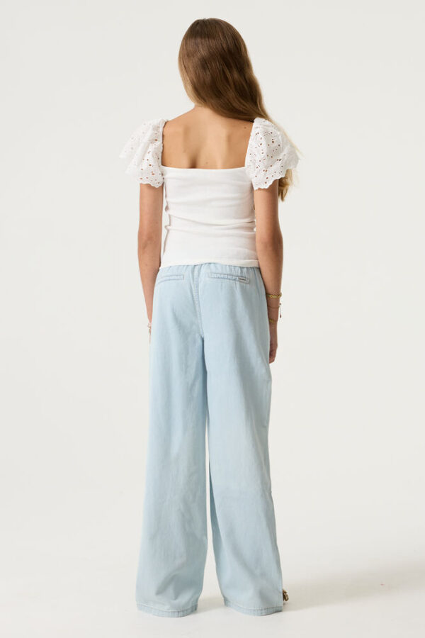 Camiseta con broderie