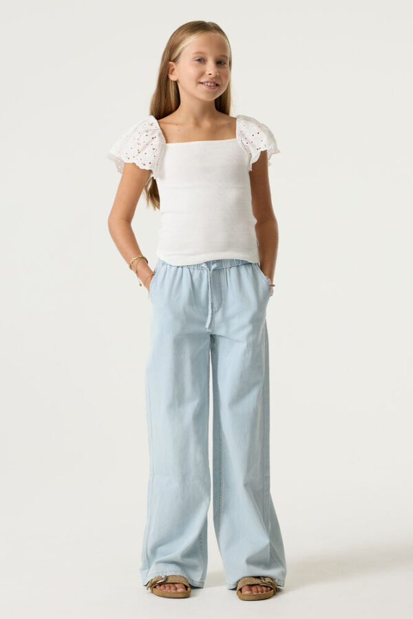 Camiseta con broderie