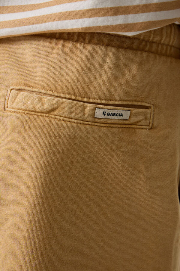 Pantalones cortos marrones de chándal