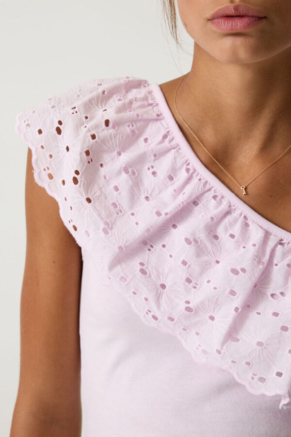 Camiseta con volantes